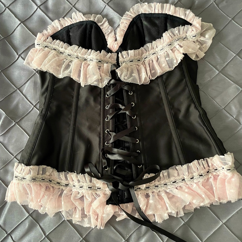 New Victoria’s Secret lace up ruffle bodice